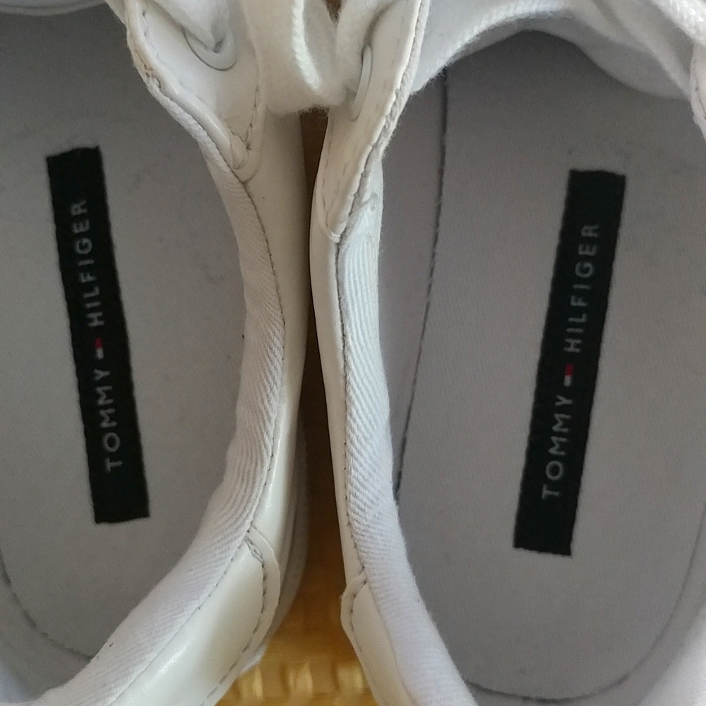 Tommy Hilfiger sneakers. - Picture 4 of 9
